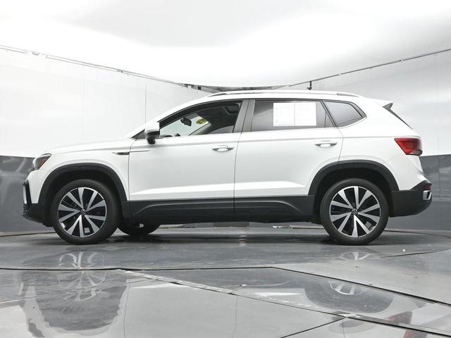 Photo of 2022 Pure White Volkswagen Taos