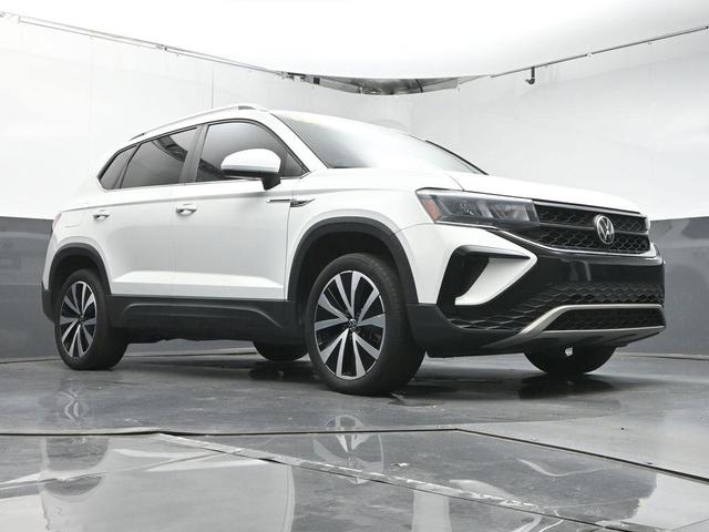 Photo of 2022 Pure White Volkswagen Taos