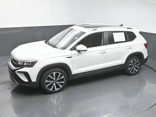 Photo of 2022 Pure White Volkswagen Taos