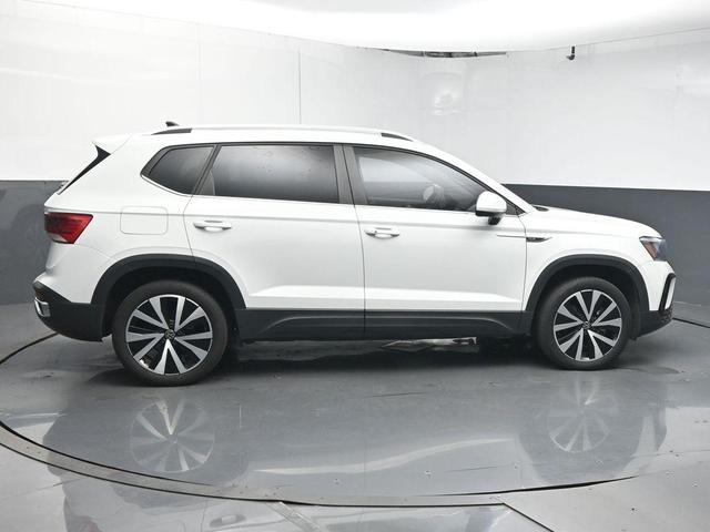 Photo of 2022 Pure White Volkswagen Taos