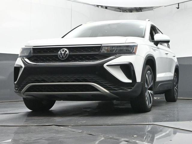 Photo of 2022 Pure White Volkswagen Taos