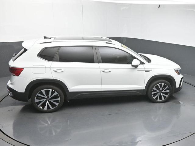 Photo of 2022 Pure White Volkswagen Taos