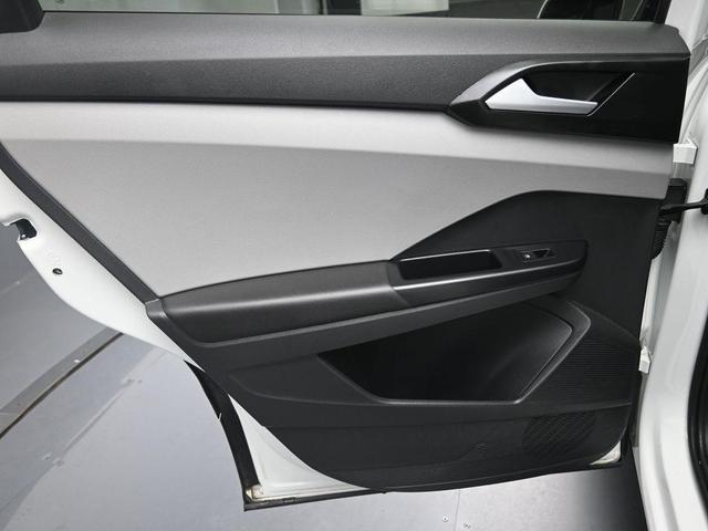 Photo of 2022 Pure White Volkswagen Taos