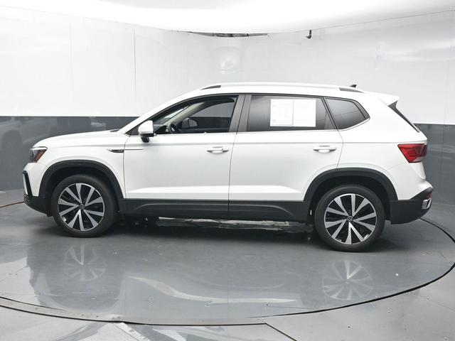 Photo of 2022 Pure White Volkswagen Taos