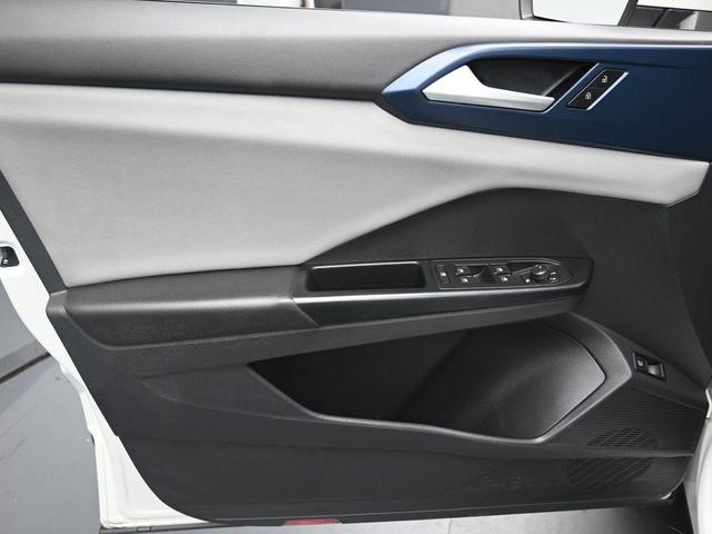 Photo of 2022 Pure White Volkswagen Taos