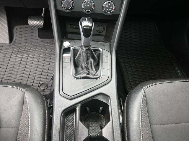 Photo of 2022 Pure White Volkswagen Taos