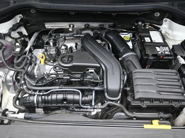 Photo of 2022 Pure White Volkswagen Taos