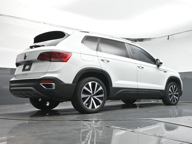 Photo of 2022 Pure White Volkswagen Taos