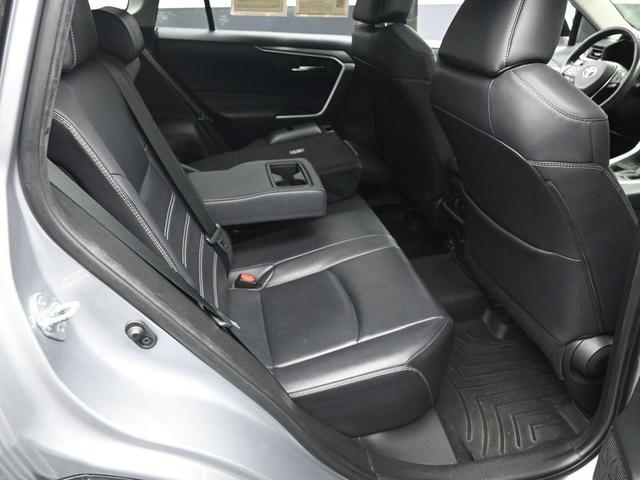 Photo of 2020 Silver Toyota RAV4