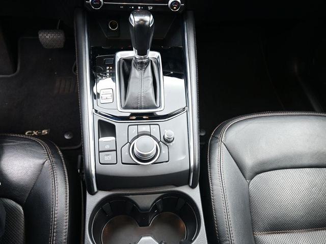 Photo of 2022 Snowflake White Pearl Mazda CX-5