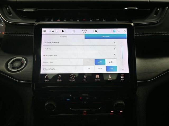 Photo of 2021 Metallic Jeep Grand Cherokee L