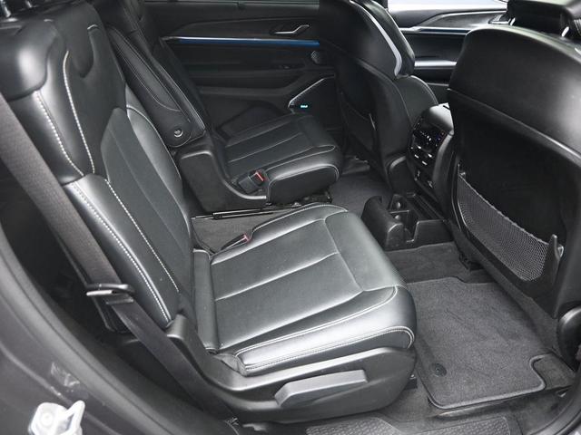 Photo of 2021 Metallic Jeep Grand Cherokee L