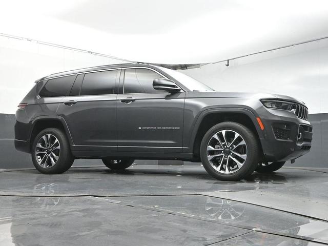 Photo of 2021 Metallic Jeep Grand Cherokee L