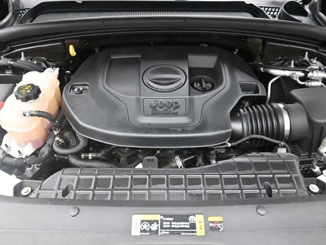 Photo of 2021 Metallic Jeep Grand Cherokee L