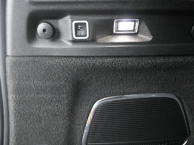 Photo of 2021 Metallic Jeep Grand Cherokee L