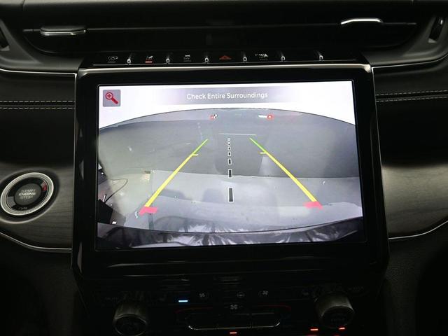 Photo of 2021 Metallic Jeep Grand Cherokee L