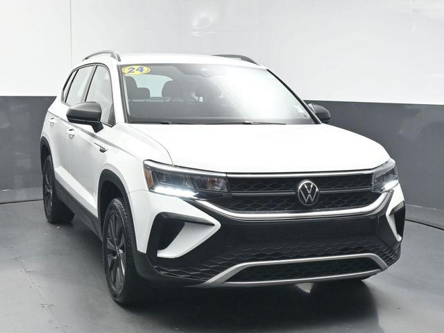 Photo of 2024 Pure White Volkswagen Taos