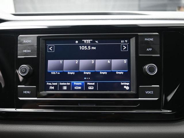 Photo of 2024 Pure White Volkswagen Taos
