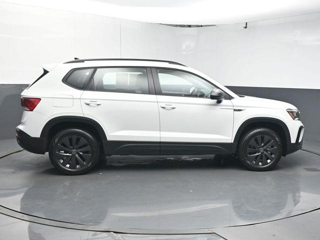 Photo of 2024 Pure White Volkswagen Taos