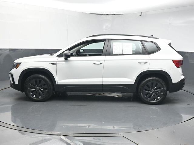 Photo of 2024 Pure White Volkswagen Taos