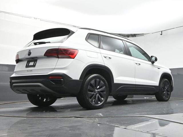 Photo of 2024 Pure White Volkswagen Taos