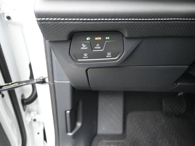 Photo of 2025 Pure White Volkswagen Atlas