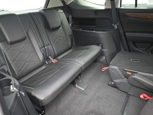 Photo of 2025 Pure White Volkswagen Atlas