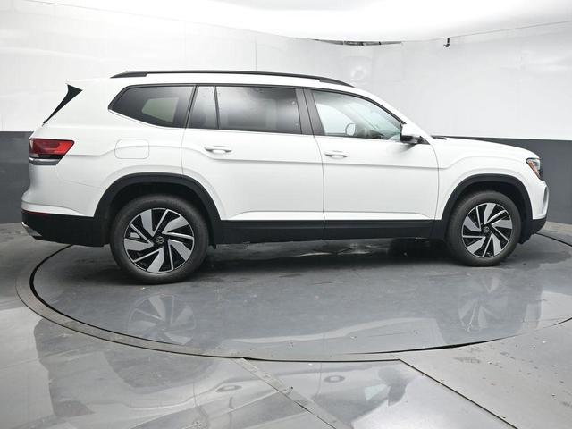 Photo of 2025 Pure White Volkswagen Atlas