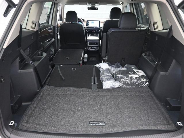 Photo of 2025 Pure White Volkswagen Atlas