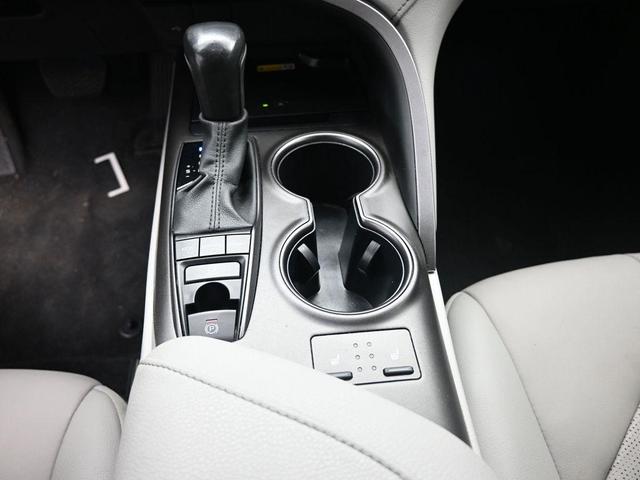 Photo of 2023 Silver Toyota Camry