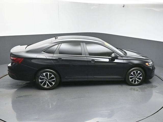 Photo of 2024 Deep Black Pearl Effect Volkswagen Jetta