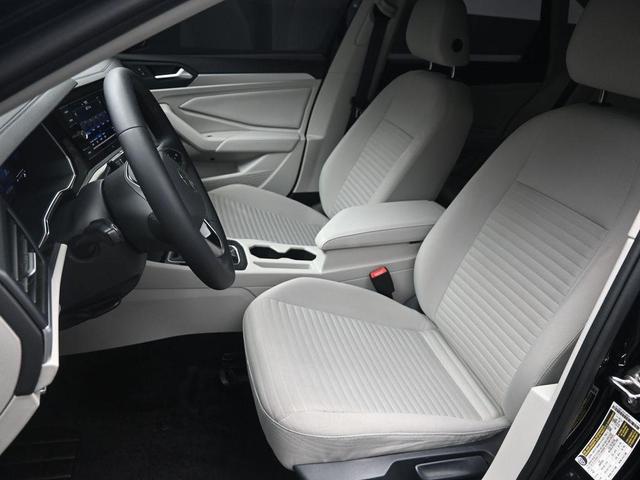 Photo of 2024 Deep Black Pearl Effect Volkswagen Jetta