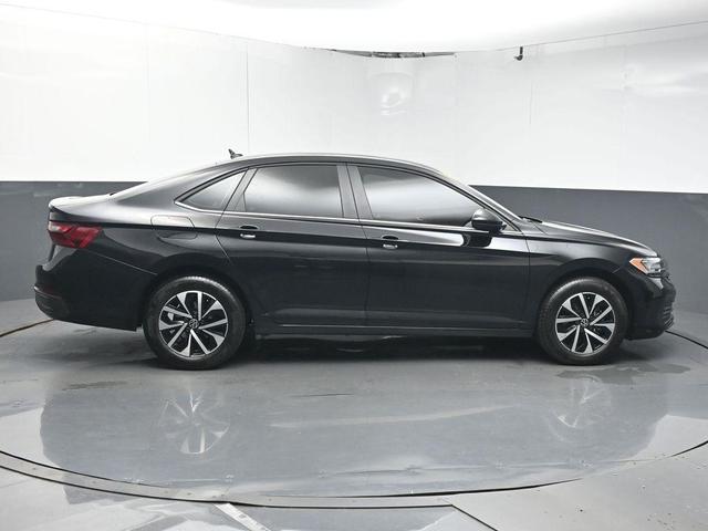 Photo of 2024 Deep Black Pearl Effect Volkswagen Jetta