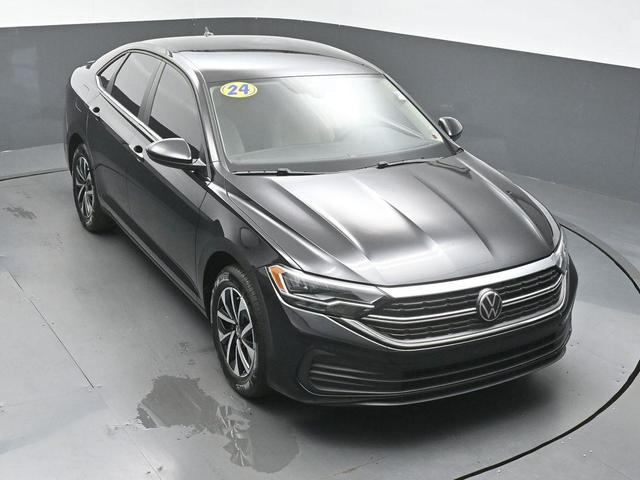 Photo of 2024 Deep Black Pearl Effect Volkswagen Jetta