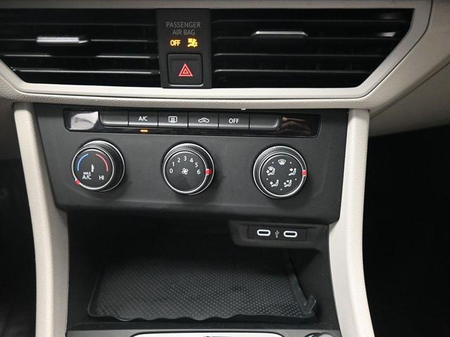 Photo of 2024 Deep Black Pearl Effect Volkswagen Jetta