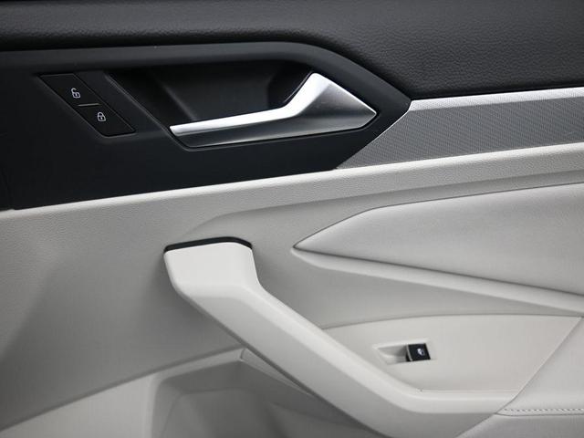 Photo of 2024 Deep Black Pearl Effect Volkswagen Jetta