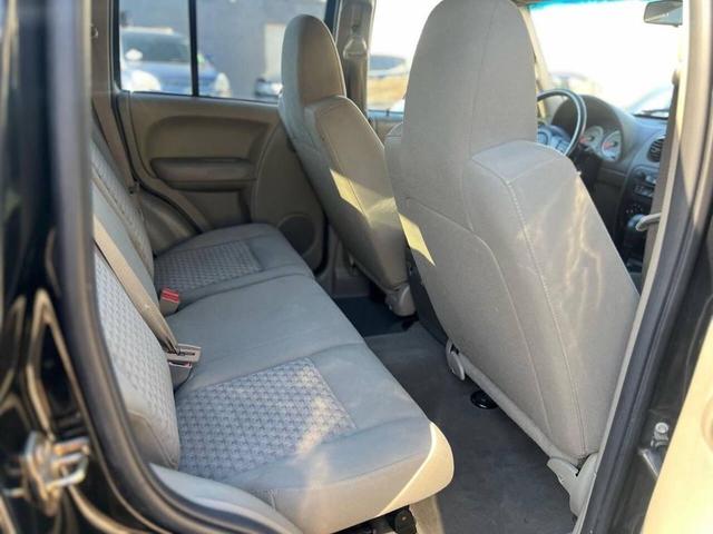 Photo of 2007 Black Clearcoat Jeep Liberty