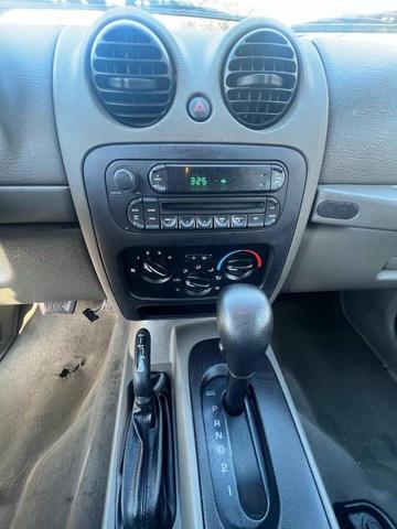Photo of 2007 Black Clearcoat Jeep Liberty