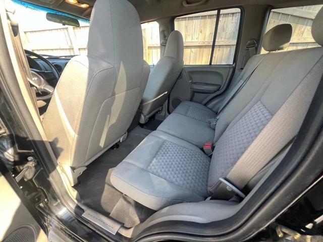 Photo of 2007 Black Clearcoat Jeep Liberty