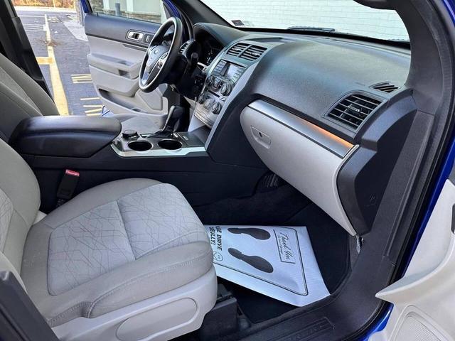 Photo of 2013 Deep Impact Blue Metallic Ford Explorer