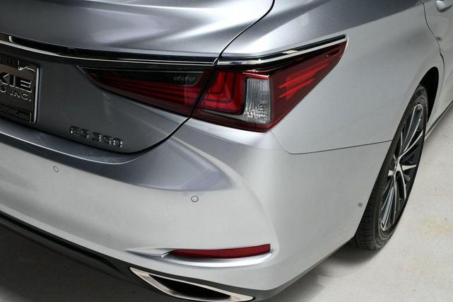 Photo of 2022 Iridium Lexus ES 350