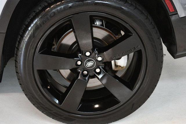 Photo of 2024 Eiger Grey Metallic Land Rover Defender