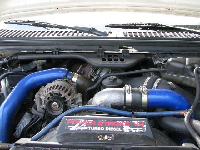 Photo of 2004 Oxford White Ford F-250