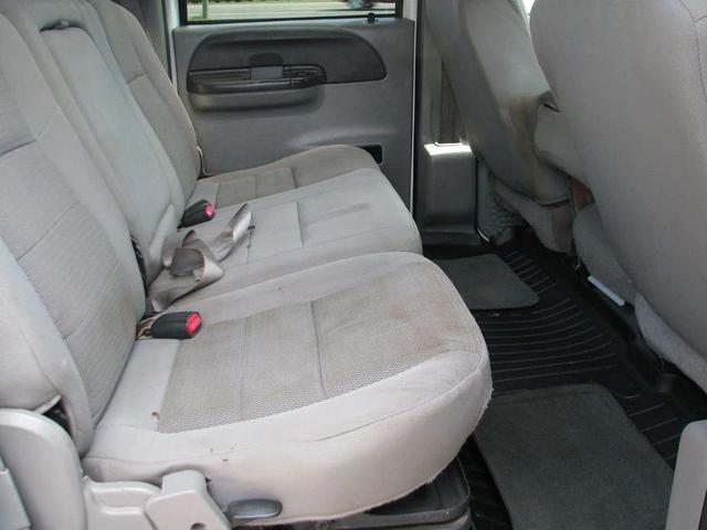 Photo of 2004 Oxford White Ford F-250