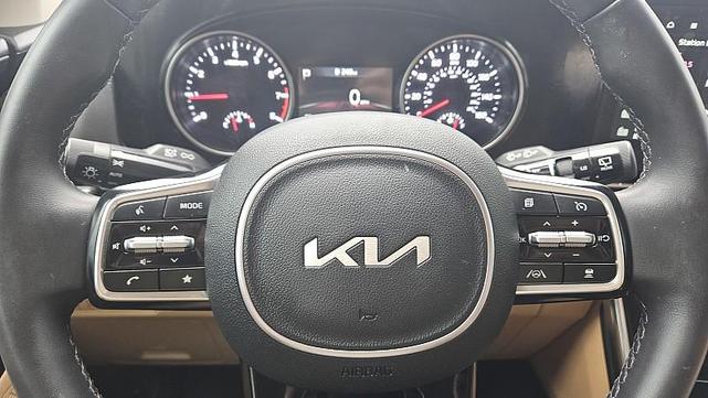 Photo of 2024 Astra Blue Kia Carnival