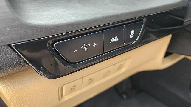 Photo of 2024 Astra Blue Kia Carnival