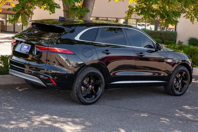 Photo of 2021 Narvik Black Jaguar F-PACE