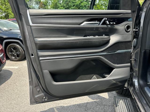 Photo of 2024 Baltic Gray Metallic Clearcoat Jeep Grand Wagoneer L