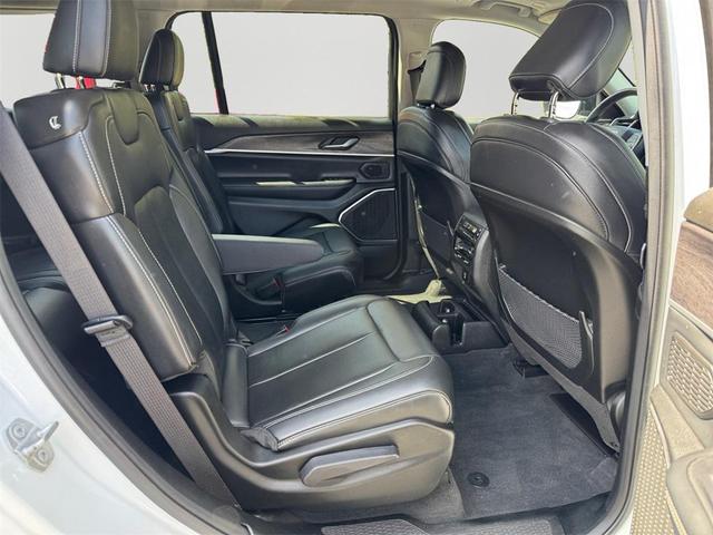 Photo of 2022 Bright White Clearcoat Jeep Grand Cherokee L