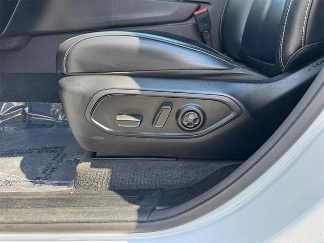 Photo of 2022 Bright White Clearcoat Jeep Grand Cherokee L